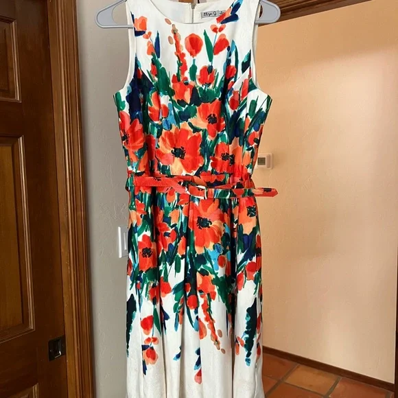 Eliza J floral dress with belt - Picture 2 of 4
